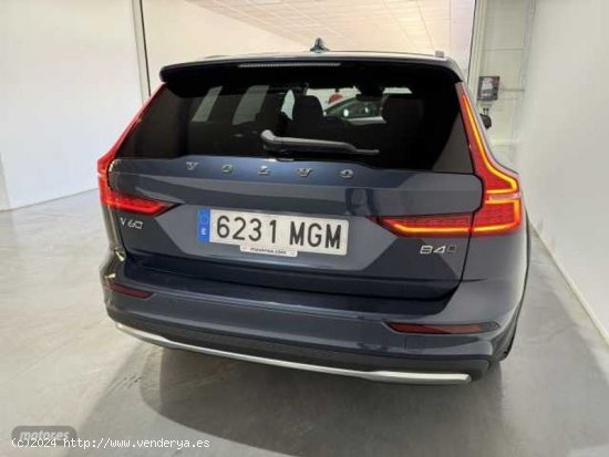 Volvo V 60 V60 Cross Country Core, B4 (diesel) AWD, Diesel de 2023 con 116 Km por 49.800 EUR. en Bad