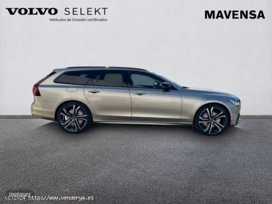 Volvo V 90 V90 Plus, B4 (diesel), Diesel, Dark de 2024 con 15 Km por 57.800 EUR. en Badajoz