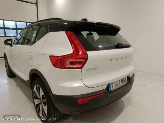 Volvo XC40 RECHARGE CORE BEV 70KWH 231 5P de 2023 con 10.520 Km por 37.950 EUR. en Cadiz