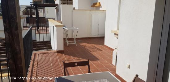 AMPLIO APARTAMENTO EN VERA PLAYA - ALMERIA