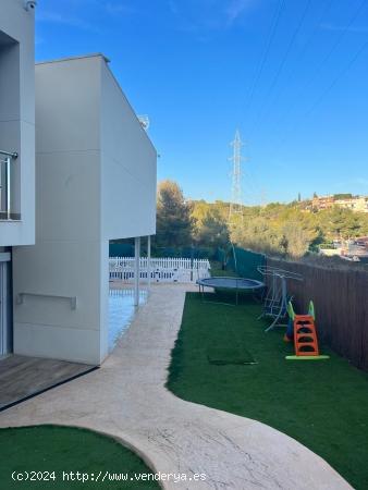 Chalet con piscina en Segur de Calafell - TARRAGONA