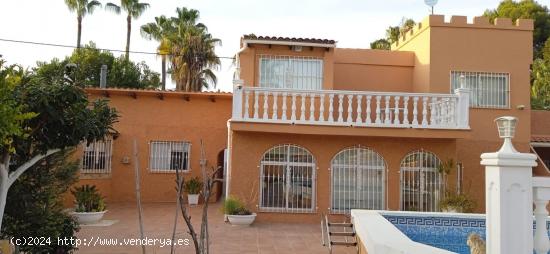 CHALET INDEPENDIENTE CON PISCINA EN ZONA MUY TRANQUILA DEL RINCON DE LOIX - ALICANTE