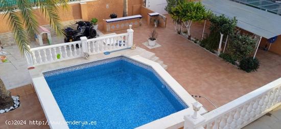 CHALET INDEPENDIENTE CON PISCINA EN ZONA MUY TRANQUILA DEL RINCON DE LOIX - ALICANTE