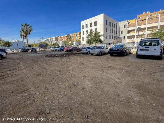  Venta de terreno urbano en el barrio Malilla - VALENCIA 