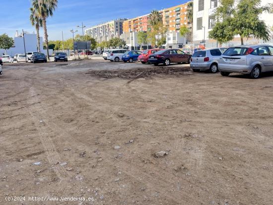 Venta de terreno urbano en el barrio Malilla - VALENCIA