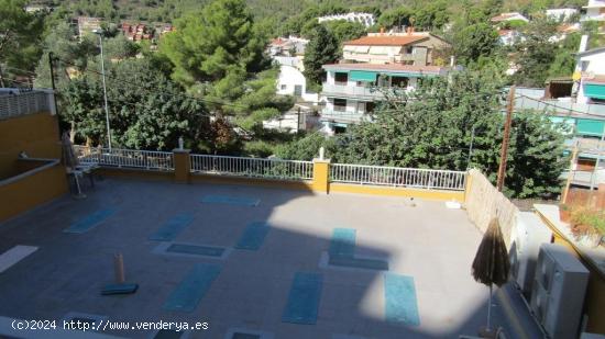 Venta oficina-local con derecho a vuelo para una vivienda - BARCELONA