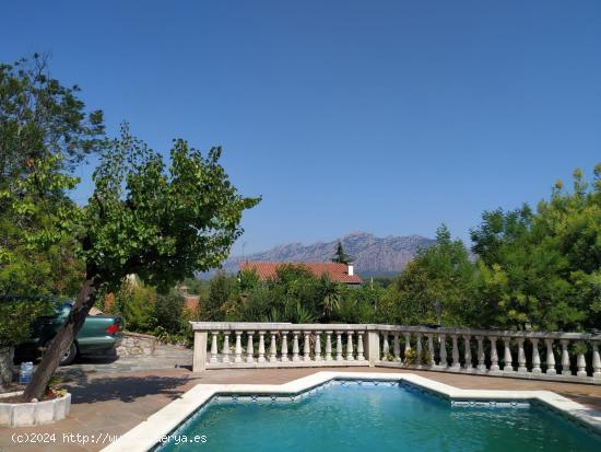 Magnifica casa de 6 Dormitorios con Piscina y vistas - BARCELONA