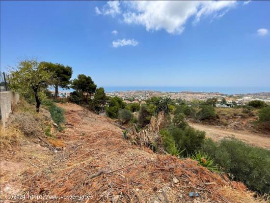 Fantástica parcela de esquina con ESPECTACULARES VISTAS - MALAGA