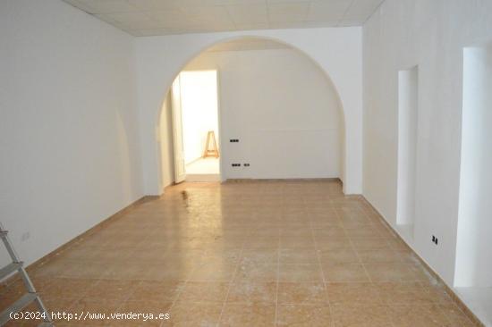  Local comercial cèntric de 100 m2 - BARCELONA 