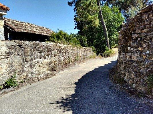 CASA PARA RESTAURAR CON TERRENO - PONTEVEDRA