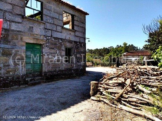 CASA PARA RESTAURAR CON TERRENO - PONTEVEDRA