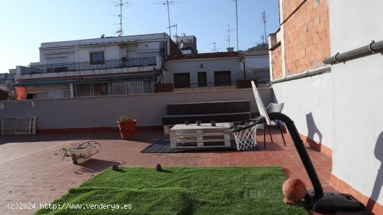 Piso con terraza de 26 m²  (Nou Barris / La Prosperitat) - BARCELONA