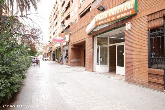 AMPLIO LOCAL COMERCIAL EN PATRAIX - VALENCIA