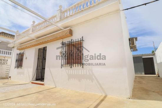 CASA INDEPENDIENTE EN LA ZONA DE CAPUCHINOS - CADIZ