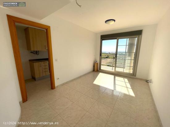 Apartamento de 2 Dormitorios, 2 Baños,  Fantasticas vistas, Orientacion Este, y Terraza de 7 m2 - T