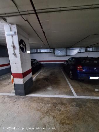 Plaza parking en complejo Mundet. - BARCELONA