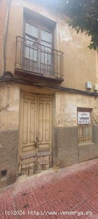 Se vende casa en el centro de  Alcantarilla - MURCIA