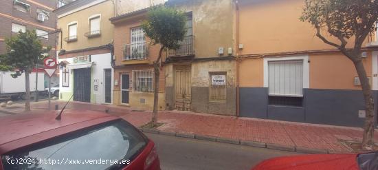 Se vende casa en el centro de  Alcantarilla - MURCIA