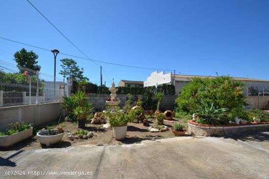 Casa individual en zona tranquila y cerca del río Ebro perfecta para inversión - TARRAGONA