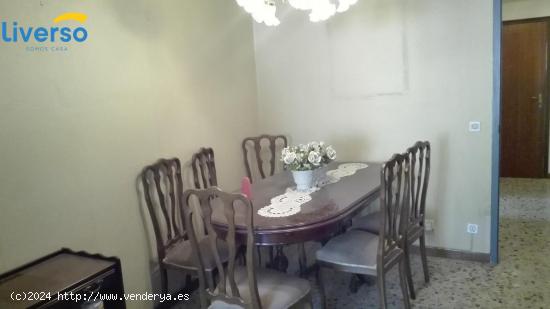 Gran piso en venta de tres habitaciones - BURGOS