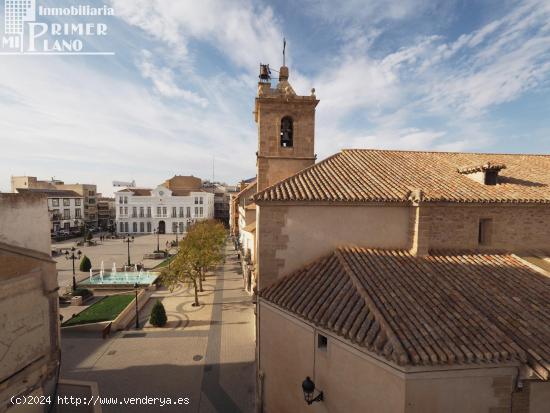 Se vende edificio en el centro de Tomelloso, de 2 pisos (1 por planta), mas local comercial - CIUDAD