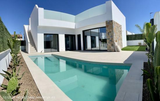 VILLA DE OBRA NUEVA EN SANTIAGO DE LA RIBERA - MURCIA