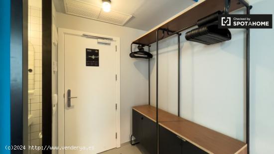 Alquiler de camas en apartamento de 2 habitaciones en Barcelona - BARCELONA