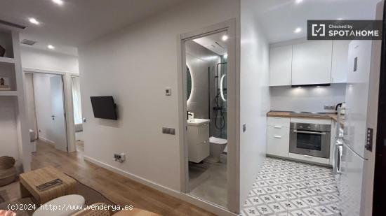 Apartamento de 3 dormitorios en alquiler en Ciutat Vella - BARCELONA