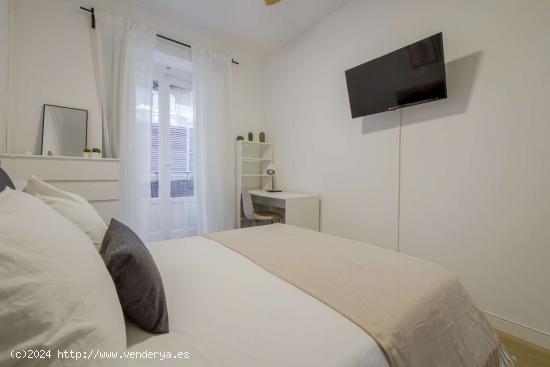 Alquiler de habitaciones en apartamento de 4 dormitorios en Atocha - MADRID