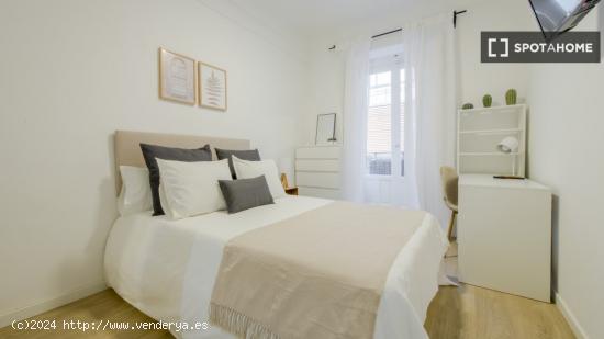 Alquiler de habitaciones en apartamento de 4 dormitorios en Atocha - MADRID