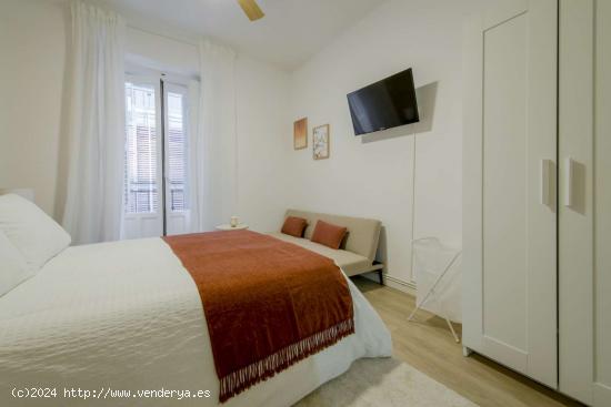 Alquiler de habitaciones en apartamento de 4 dormitorios en Atocha - MADRID