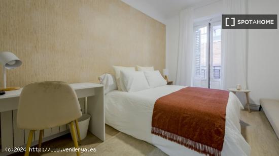 Alquiler de habitaciones en apartamento de 4 dormitorios en Atocha - MADRID