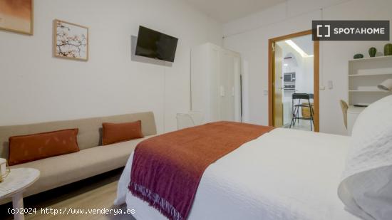 Alquiler de habitaciones en apartamento de 4 dormitorios en Atocha - MADRID