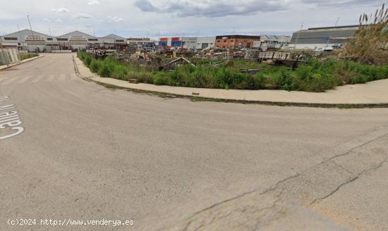 SUELO EN ZONA URBANIZADA INDUSTRIAL POBLA FARNALS - VALENCIA