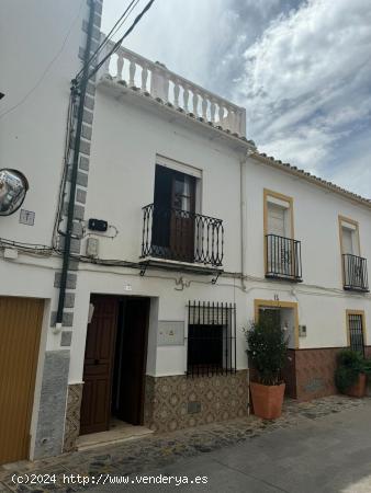 CASA EN YUNQUERA - MALAGA