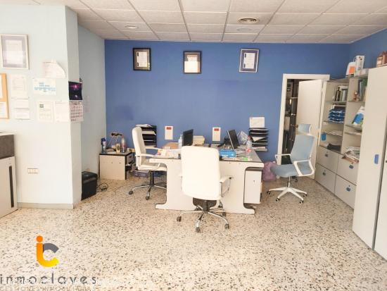 Local comercial en Las Colinas - CADIZ