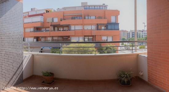 AMPLIA VIVIENDA EN JUAN DE BORBÓN - MURCIA