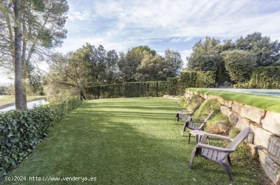 MATADEPERA - ¡¡CASA A 4 VIENTOS DOTADA DE PISCINA PROPIA CON VISTAS IDÍLICAS A UN LAGO!! - BARCEL