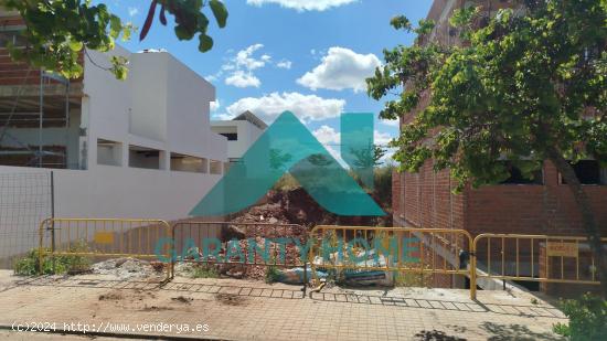  SE VENDE TERRENO URBANIZABLE EN VISTA HERMOSA - CACERES 