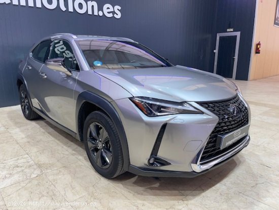 Lexus UX 2.0 250h Business - Sada