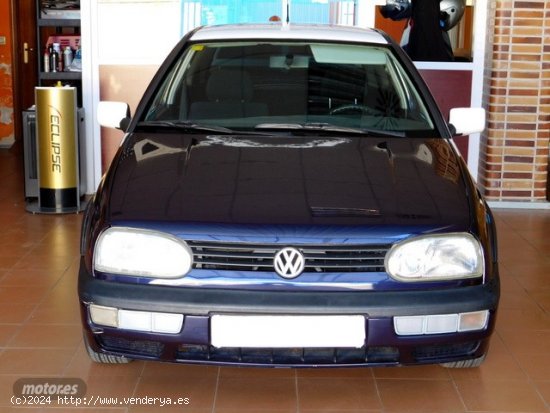 Volkswagen Golf 1.9TDI de 1997 con 160.000 Km por 3.900 EUR. en Asturias