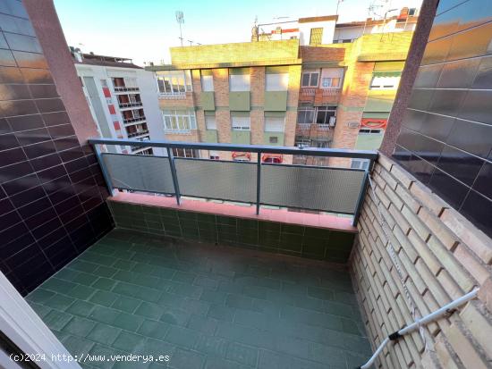  PISO CON GARAJE Y TERRAZA EN ZONA SAN CAYETANO, CORDOBA - CORDOBA 