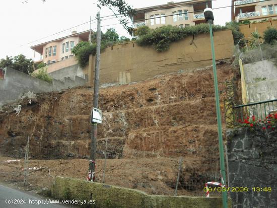 Parcela Urbana de 500 m2 con proyecto para Chalet de dos plantas más garaje - LAS PALMAS