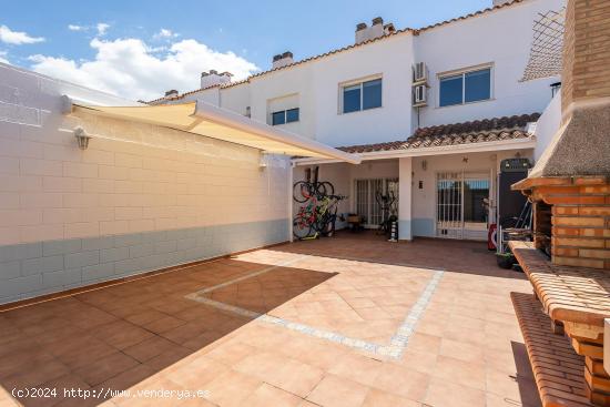 ADOSADO A LA VENTA CON GRAN TERRAZA EN MARINES NUEVO - VALENCIA