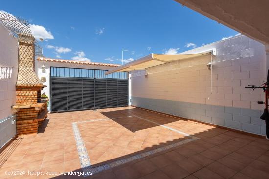 ADOSADO A LA VENTA CON GRAN TERRAZA EN MARINES NUEVO - VALENCIA