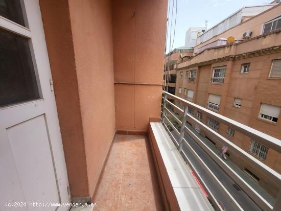 SE VENDE VIVIENDA  EN ZONA NICOLAS SALMERON DE ADJUDICACION BANCARIA - ALMERIA