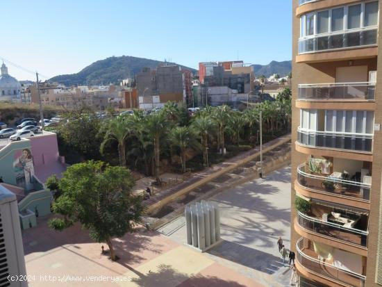  Se vende cuarto piso junto a la Universidad, muy cerca del centro de Cartagena. - MURCIA 