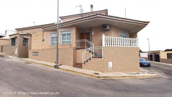 Se vende precioso dúplex con terreno anexo en Los Dolores (Cartagena). - MURCIA