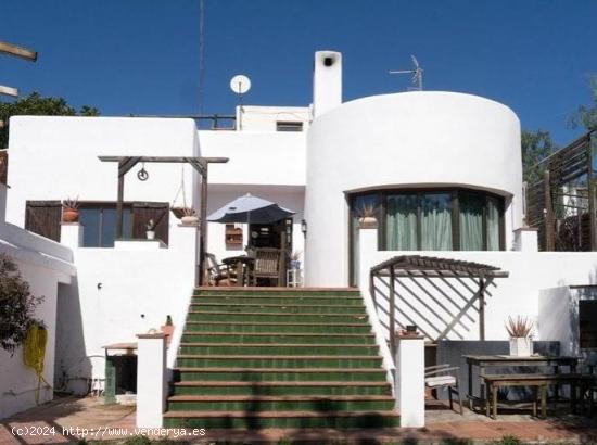 CASA EN VENTA EN SITGES –  VALLPINEDA - BARCELONA