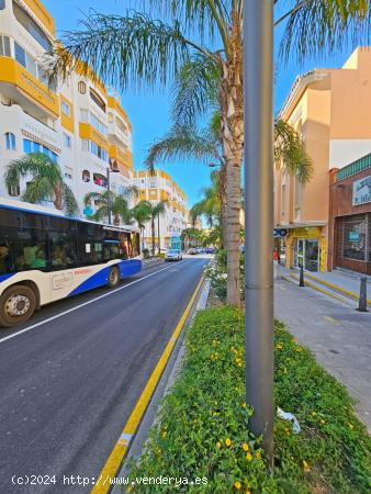 EN ALQUILER LOCAL COMERCIAL EN AVENIDA FEDERICO GARCIA LORCA - MALAGA